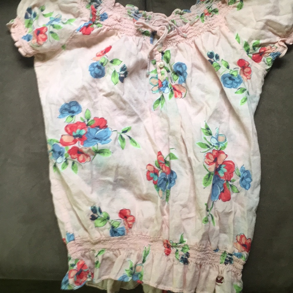 Hollister Blouse pink with flowers size Medium